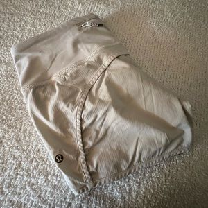 LULULEMON SPEED UP SHORTS